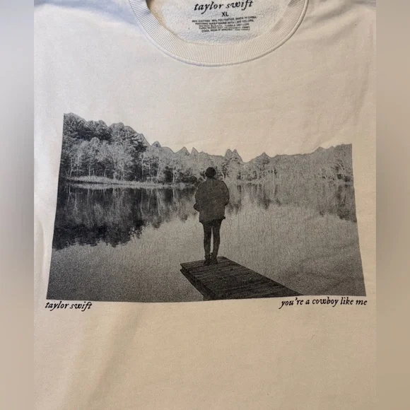 Taylor Swift "cowboy like me" crewneck sweatshirt, from the evermore album. XL. - Picture 2 of 7